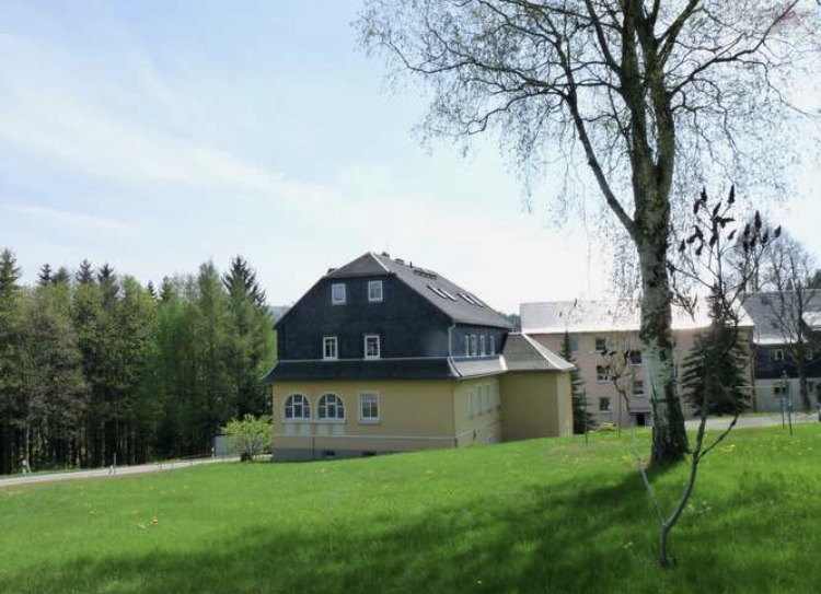 Aussenansicht Sommer Villa Hainberg